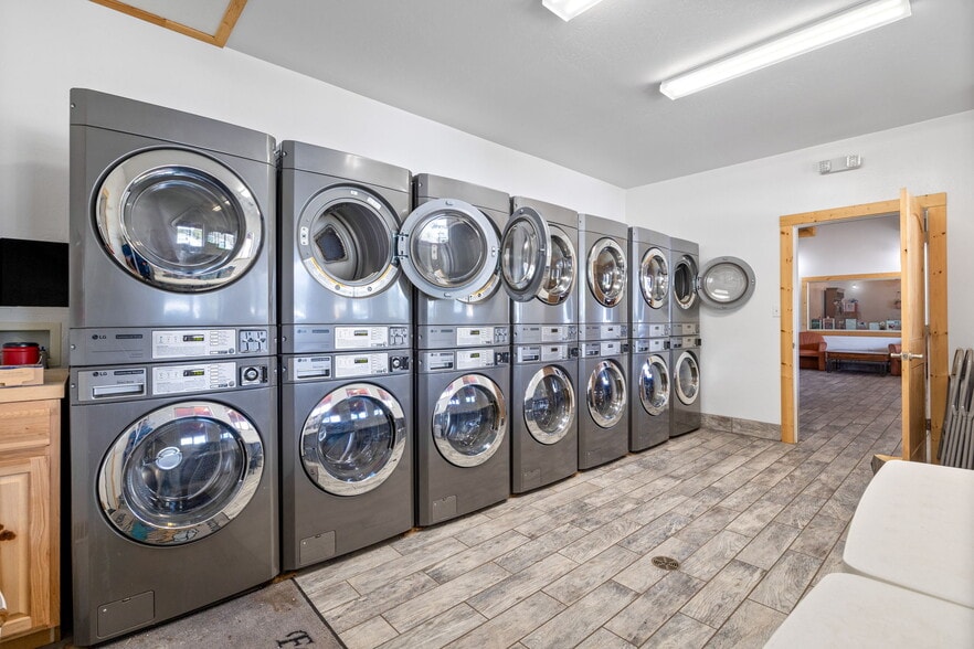 More Photos Of 2 County Road 2141 rd, Alpine Hotel For Sale