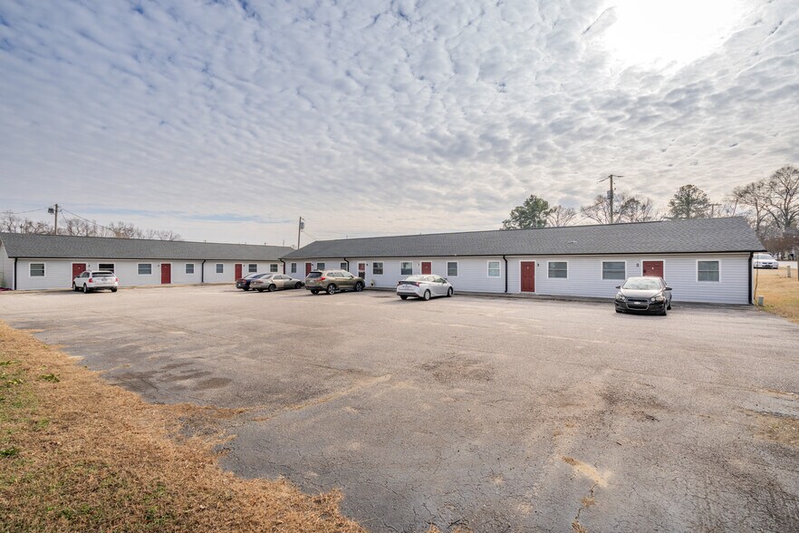 More Photos Of 221 W Virginia St, Rocky Mount Apartments For Sale