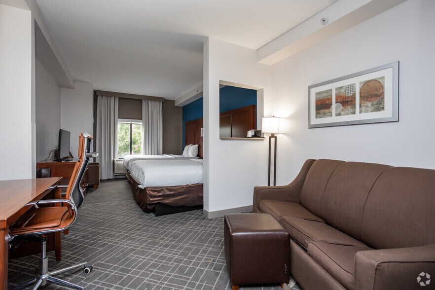 More Photos Of 5087 Clark Howell Hwy, Atlanta Hotel For Sale