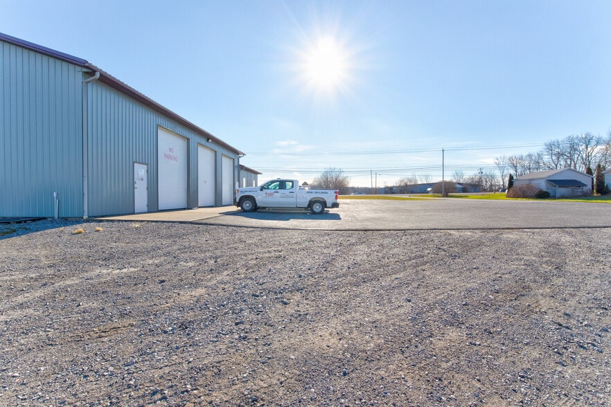 More Photos Of 5773 E Main Street Rd, Batavia Warehouse For Lease