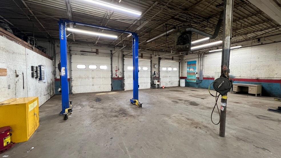 More Photos Of 894 E Little Creek Rd, Norfolk Auto Repair For Sale