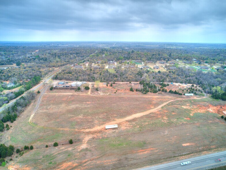 More Photos Of 6625 S Hiwassee Rd, Oklahoma City Showroom For Sale