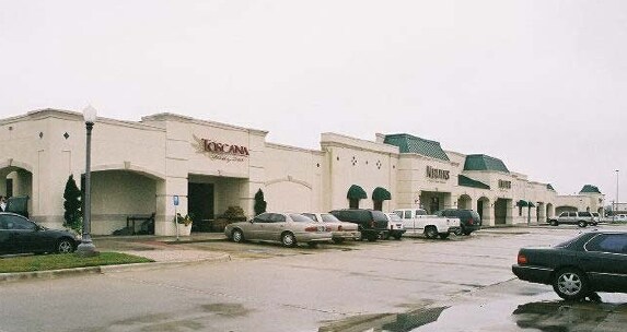 More Photos Of 6302-6322 N Navarro St, Victoria Storefront For Lease