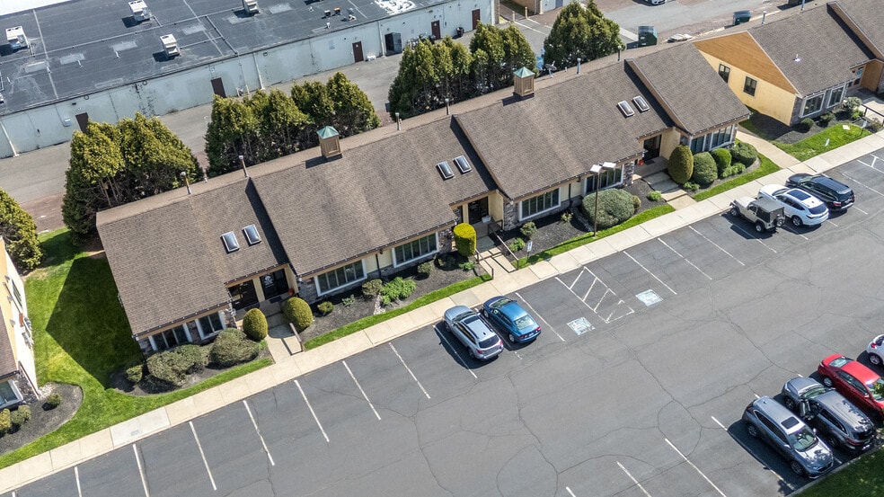 More Photos Of 908-918 Town Center, New Britain Office For Sale