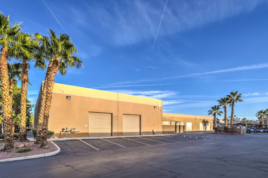 More Photos Of 5321 Cameron St, Las Vegas General Retail For Lease