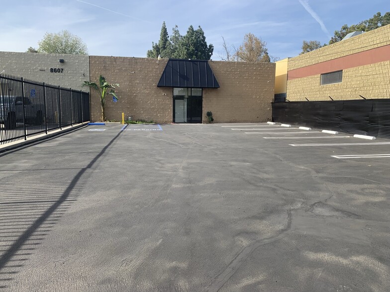 Primary Photo Of 8611 Canoga Ave, Canoga Park Warehouse For Lease