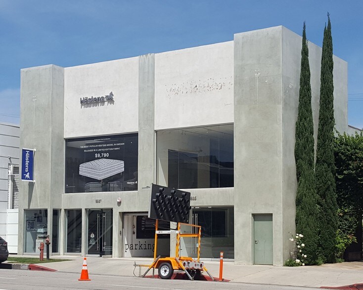More Photos Of 8825-8827 Beverly Blvd, West Hollywood General Retail For Sale