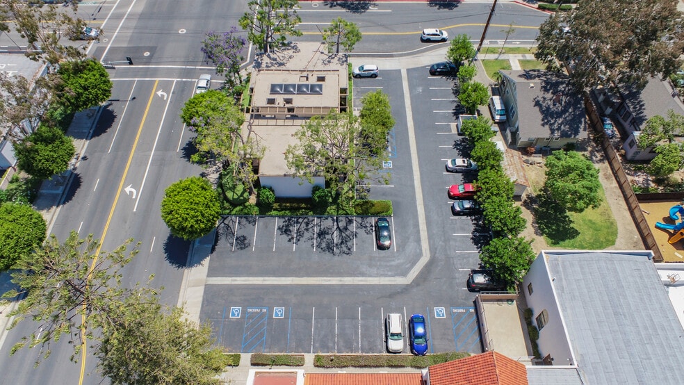 More Photos Of 850 E Chapman Ave, Orange Loft Creative Space For Lease