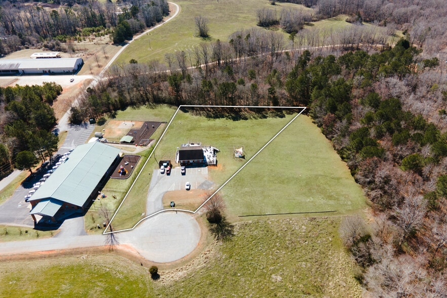 More Photos Of 9 Callaway Dr, Crawford Restaurant For Sale