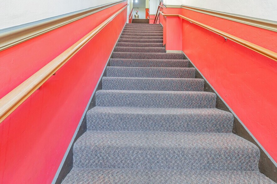 More Photos Of 1014 Clement St, San Francisco Storefront Retail Office For Sale