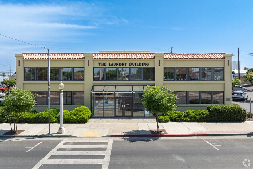 More Photos Of 425 W 7th St, Hanford Office For Sale