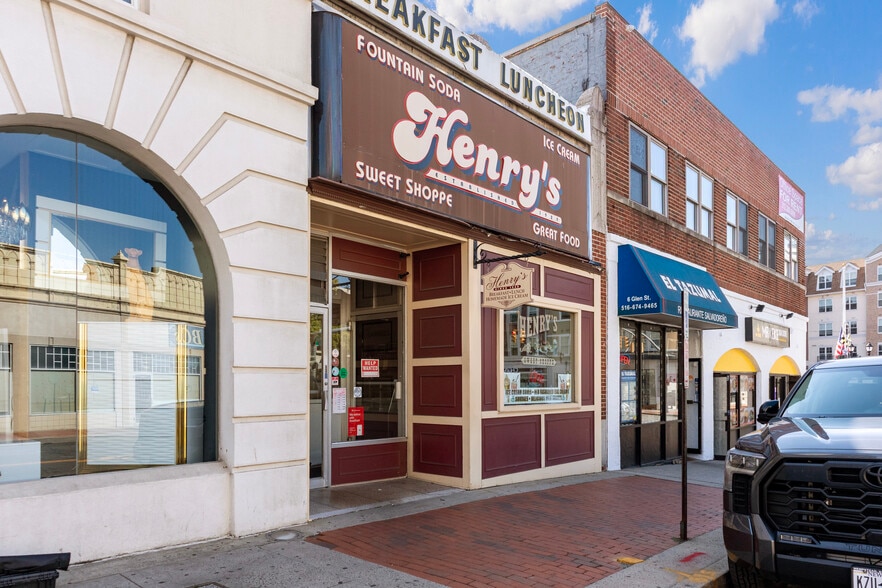 More Photos Of 8 Glen St, Glen Cove Storefront For Lease