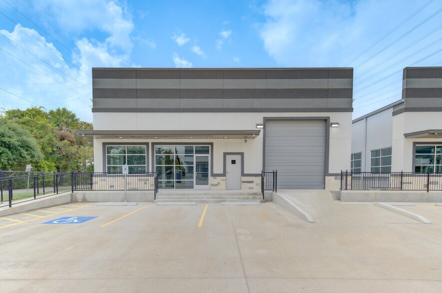 More Photos Of 6409 Eddie Dr, Humble Warehouse For Sale