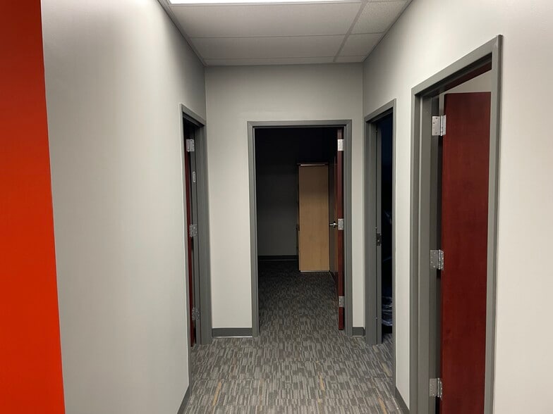 More Photos Of 881 Parkway Ave, Elkhart Medical For Lease