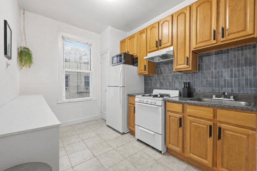 More Photos Of 1840 21st Dr, Astoria Apartments For Sale