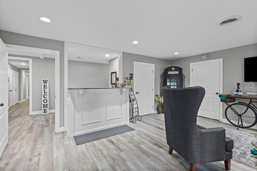 More Photos Of 6606 Old Shell Rd, Mobile Office For Sale