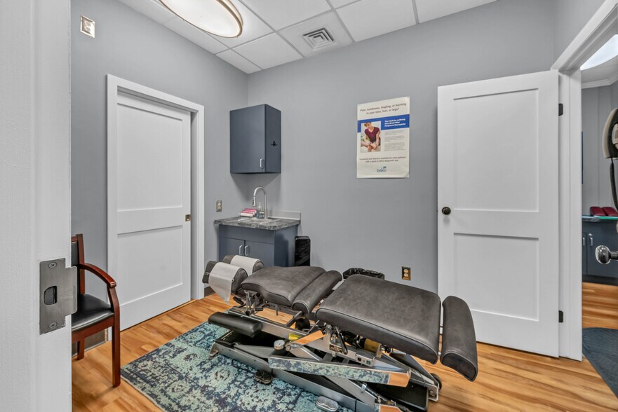 More Photos Of 132 Federal Rd, Danbury Storefront For Lease