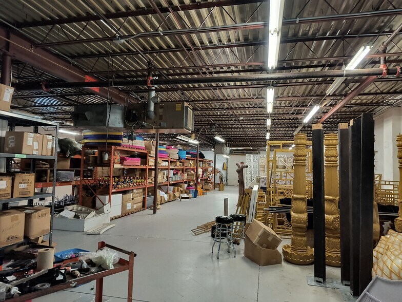 More Photos Of 826 Perkins Ln, Beverly Warehouse For Lease