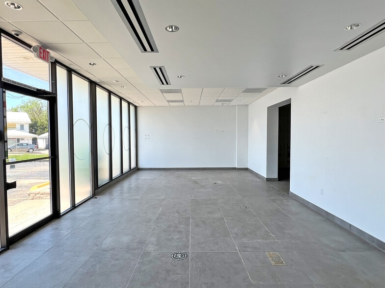 More Photos Of 2178 W 38th St, Erie Storefront Retail Office For Sale
