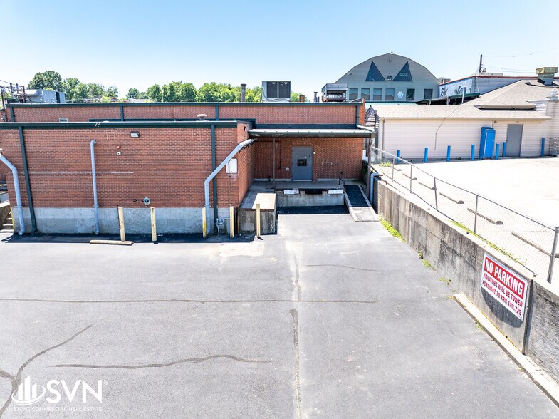 More Photos Of 255 E Main St, Richmond Storefront For Lease