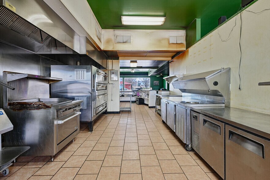 More Photos Of 1951-1981 S 8th St, Wisconsin Rapids General Retail For Sale