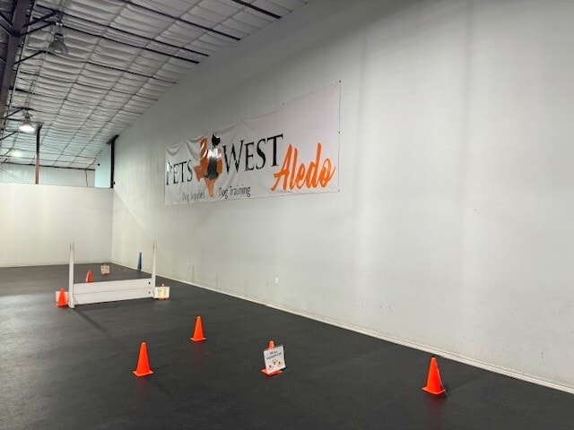 More Photos Of 102 Bear Cat Rd, Aledo General Retail For Lease