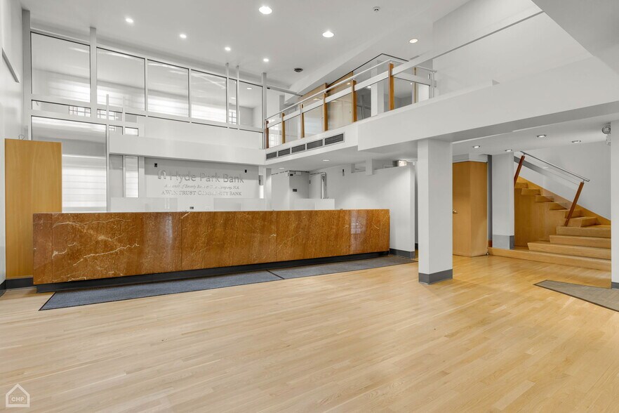 More Photos Of 1309-1311 E 57th St, Chicago Office For Lease