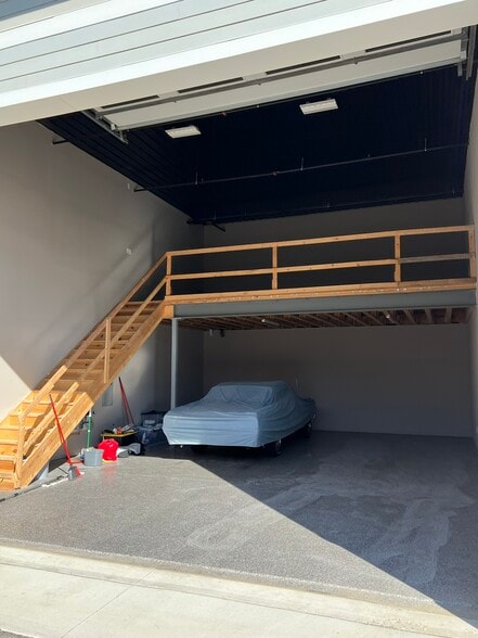 More Photos Of 17725 Motor District Cir, Carmel Showroom For Sale