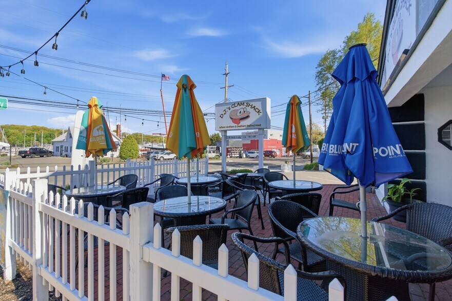 More Photos Of 134 New York Ave, Huntington Storefront Retail Office For Sale