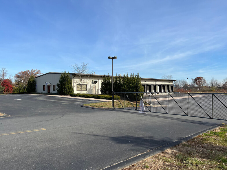 Primary Photo Of 38 Kripes Rd, East Granby Truck Terminal For Lease