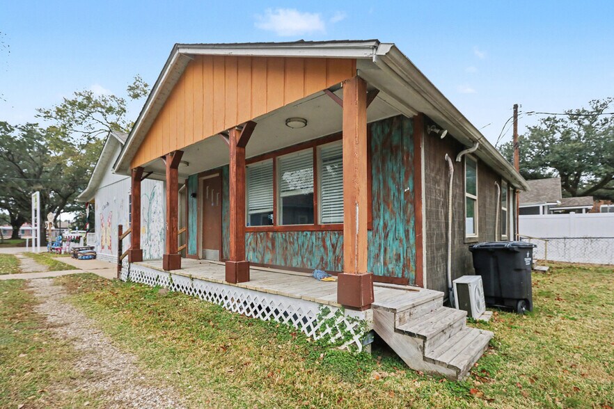 More Photos Of 5709 5th St, Katy Medical For Lease