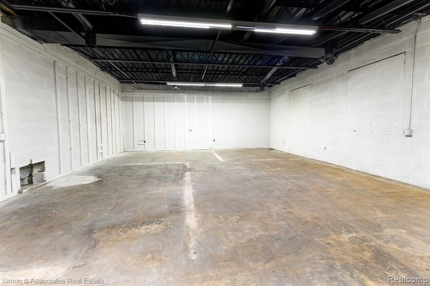 More Photos Of 18090 Mount Elliott St, Detroit Warehouse For Sale