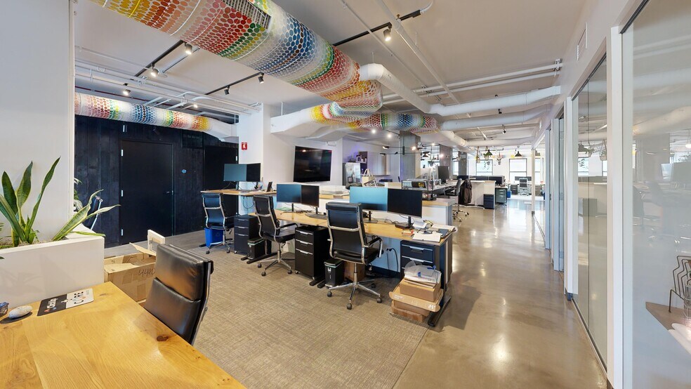 More Photos Of 1643 N Milwaukee Ave, Chicago Office For Lease
