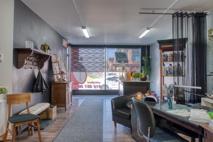 More Photos Of 1578 Av Saint-Louis, Plessisville General Retail For Sale