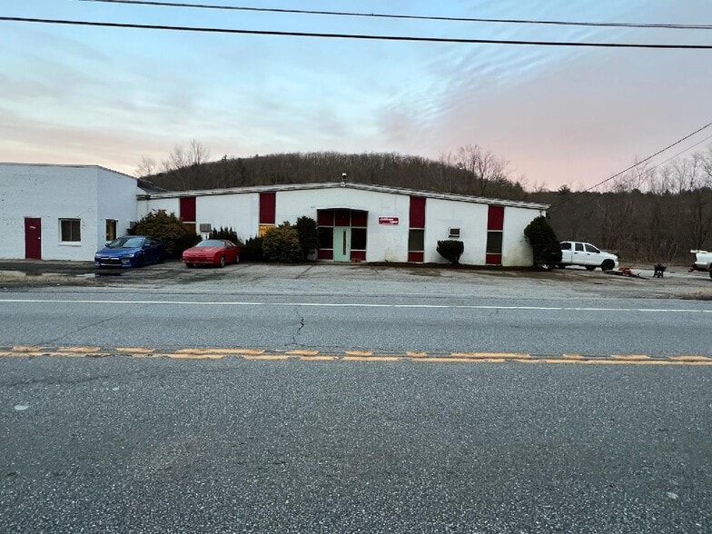 More Photos Of 50 Thomaston Rd, Litchfield Warehouse For Lease