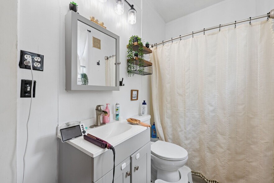 More Photos Of 1520 Island Rd, Circleville Multifamily For Sale