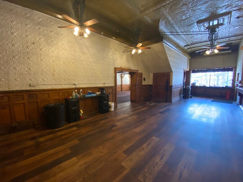 More Photos Of 14 W Michigan Ave, Ypsilanti Storefront For Lease