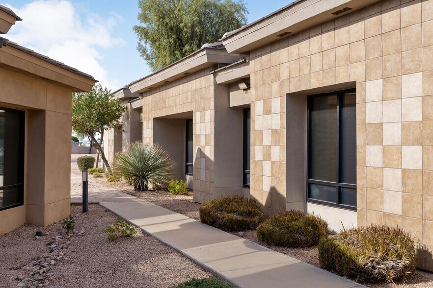 More Photos Of 7165 E University Dr, Mesa Medical For Lease