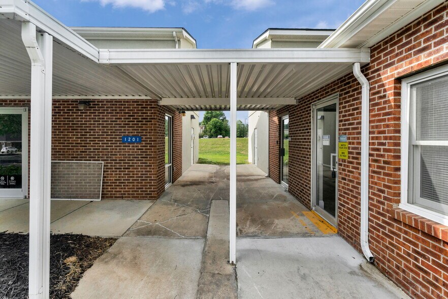 More Photos Of 1201-1203 Colonial Commons Ct, Lancaster Medical For Lease