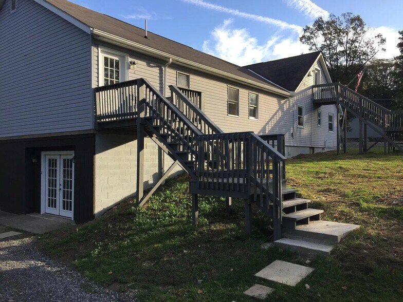More Photos Of 147 Georgetown Rd, Beaver Falls Apartments For Sale