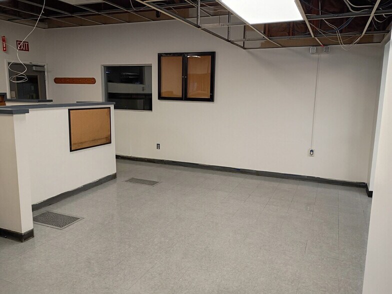 More Photos Of 11740 Dixie Hwy, Birch Run Truck Terminal For Lease
