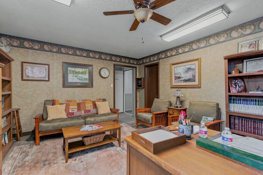 More Photos Of 3401 N Frazier St, Conroe Specialty For Sale