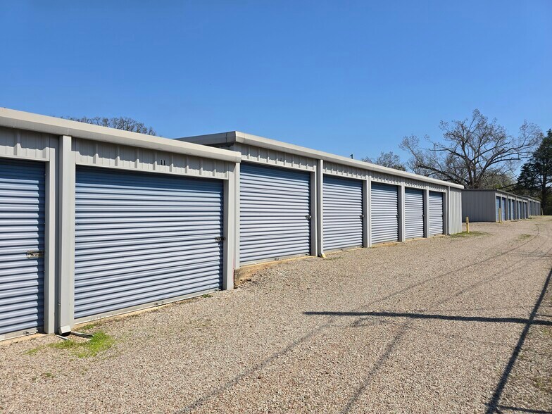 More Photos Of 360 Black Pl, Savannah Self Storage For Sale