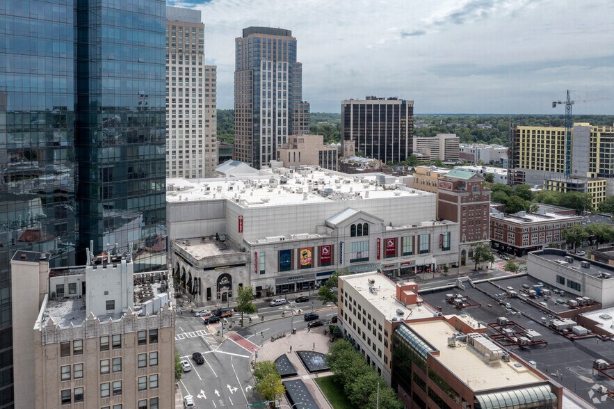 More Photos Of 1-11 City Pl, White Plains Unknown For Lease