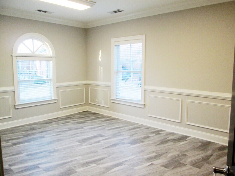 More Photos Of 5400 Laurel Springs Pky, Suwanee Office For Sale