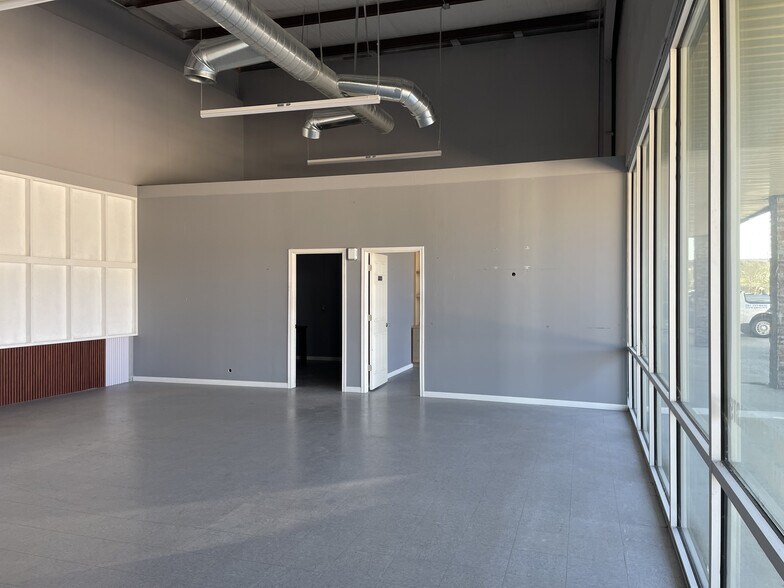 More Photos Of 22820 Interstate 45, Spring Unknown For Lease