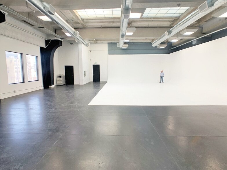 More Photos Of 643 S Olive St, Los Angeles Loft Creative Space For Lease