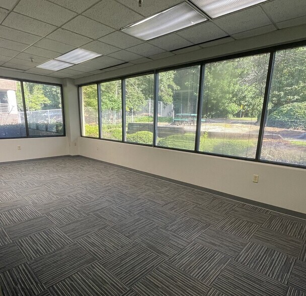 More Photos Of 2000 Lake Park Dr SE, Smyrna Office For Lease