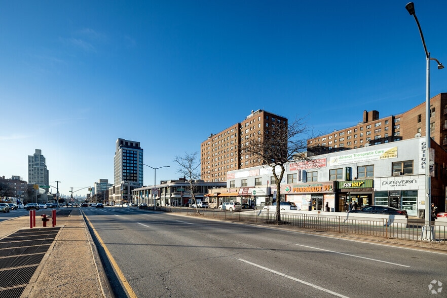 More Photos Of 10015 Queens Blvd, Forest Hills General Retail For Lease