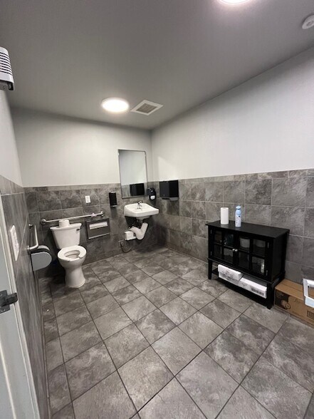 More Photos Of 3420 Kettner Blvd, San Diego Freestanding For Sale